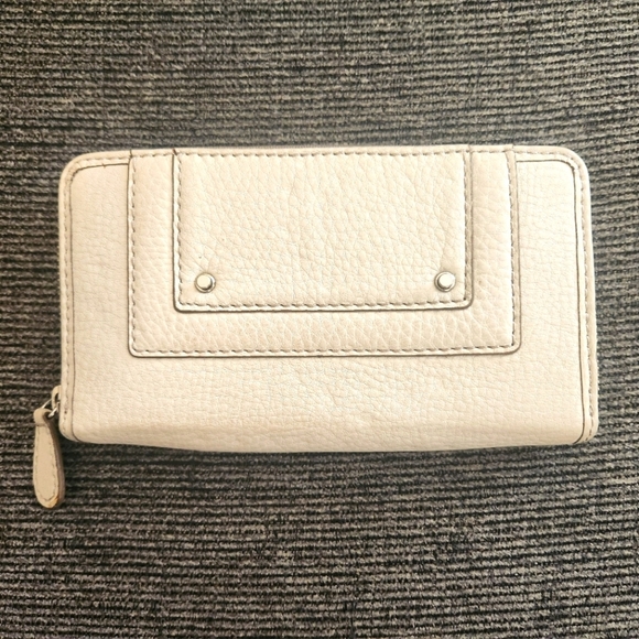 Banana Republic Handbags - Vintage Leather Banana Republic Cream Women's Wallet